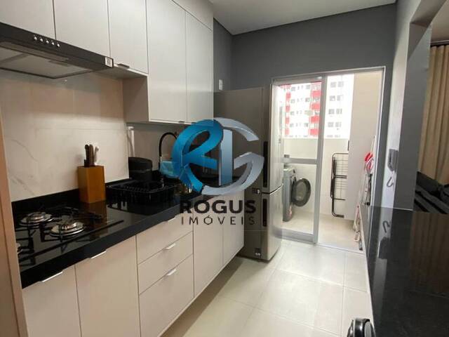 #946 - Apartamento para Locação em Santos - SP